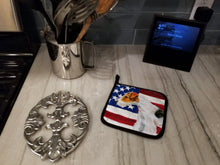 Load image into Gallery viewer, Fox Terrier Patriotic Pot Holders - Set of 2 - Heat-Resistant Kitchen Essentials BB9650PTHD