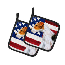 Load image into Gallery viewer, Fox Terrier Patriotic Pot Holders - Set of 2 - Heat-Resistant Kitchen Essentials BB9650PTHD