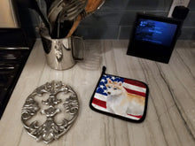 Load image into Gallery viewer, Siberian Husky Patriotic Pot Holders - Set of 2 - Heat-Resistant Kitchen Essentials BB9655PTHD