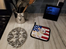 Load image into Gallery viewer, Chihuahua Leg up Patriotic Pot Holders - Set of 2 - Heat-Resistant Kitchen Essentials BB9697PTHD