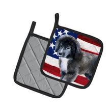 Load image into Gallery viewer, Newfoundland Puppy Patriotic Pot Holders - Set of 2 - Heat-Resistant Kitchen Essentials BB9699PTHD