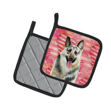 Load image into Gallery viewer, East-European Shepherd Love Pot Holders - Set of 2 - Heat-Resistant Kitchen Essentials BB9736PTHD