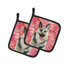 Load image into Gallery viewer, East-European Shepherd Love Pot Holders - Set of 2 - Heat-Resistant Kitchen Essentials BB9736PTHD