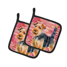 Load image into Gallery viewer, Welsh Terrier Love Pot Holders - Set of 2 - Heat-Resistant Kitchen Essentials BB9787PTHD
