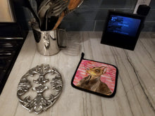 Load image into Gallery viewer, Doberman Pinscher Love Pot Holders - Set of 2 - Heat-Resistant Kitchen Essentials BB9796PTHD