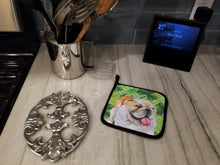 Load image into Gallery viewer, English Bulldog St Patrick's Pot Holders - Set of 2 - Heat-Resistant Kitchen Essentials BB9813PTHD