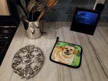Load image into Gallery viewer, Golden Retriever St Patrick's Pot Holders - Set of 2 - Heat-Resistant Kitchen Essentials BB9838PTHD
