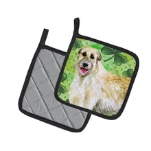 Load image into Gallery viewer, Irish Wolfhound St Patrick's Pot Holders - Set of 2 - Heat-Resistant Kitchen Essentials BB9844PTHD