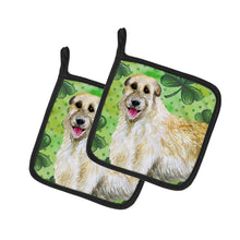 Load image into Gallery viewer, Irish Wolfhound St Patrick's Pot Holders - Set of 2 - Heat-Resistant Kitchen Essentials BB9844PTHD