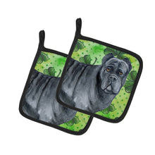 Load image into Gallery viewer, Cane Corso St Patrick's Pot Holders - Set of 2 - Heat-Resistant Kitchen Essentials BB9868PTHD