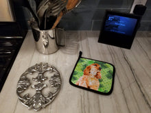 Load image into Gallery viewer, Cocker Spaniel St Patrick's Pot Holders - Set of 2 - Heat-Resistant Kitchen Essentials BB9880PTHD
