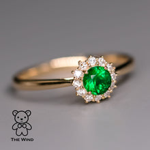 Load image into Gallery viewer, Beautiful Fire Emerald Halo Diamond Engagement Wedding Ring in 18K Yellow Gold