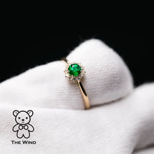 Load image into Gallery viewer, Beautiful Fire Emerald Halo Diamond Engagement Wedding Ring in 18K Yellow Gold