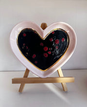 Load image into Gallery viewer, Medium Gilded Heart Dishes