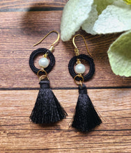 Load image into Gallery viewer, Single Pearl Tassels