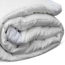 Load image into Gallery viewer, Blue White Cotton Quilt With Striped Edge