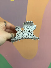 Load image into Gallery viewer, Animal Hair Claw