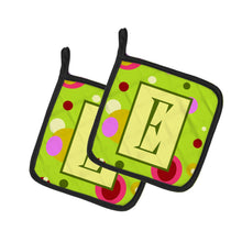 Load image into Gallery viewer, Letter E Monogram - Lime Green Pot Holders - Set of 2 - Heat-Resistant Kitchen Essentials CJ1010-EPTHD