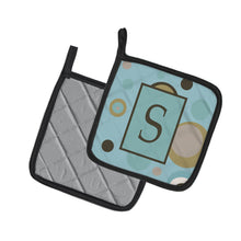 Load image into Gallery viewer, Monogram - Initial S Blue Dots Pot Holders - Set of 2 - Heat-Resistant Kitchen Essentials CJ1013-SPTHD