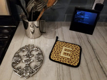 Load image into Gallery viewer, Monogram Initial E Giraffe Pot Holders - Set of 2 - Heat-Resistant Kitchen Essentials CJ1025-EPTHD