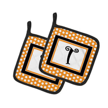 Load image into Gallery viewer, Monogram Initial T Orange Polkadots Pot Holders - Set of 2 - Heat-Resistant Kitchen Essentials CJ1033-TPTHD