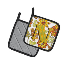 Load image into Gallery viewer, Letter N Floral Mustard and Green Pot Holders - Set of 2 - Heat-Resistant Kitchen Essentials CJ2003-NPTHD