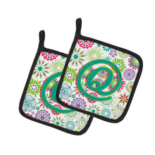 Load image into Gallery viewer, Letter Q Flowers Pink Teal Green Initial Pot Holders - Set of 2 - Heat-Resistant Kitchen Essentials CJ2011-QPTHD