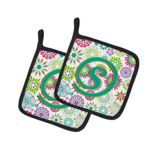 Load image into Gallery viewer, Letter S Flowers Pink Teal Green Initial Pot Holders - Set of 2 - Heat-Resistant Kitchen Essentials CJ2011-SPTHD