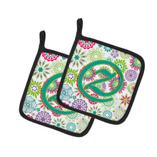 Load image into Gallery viewer, Letter Z Flowers Pink Teal Green Initial Pot Holders - Set of 2 - Heat-Resistant Kitchen Essentials CJ2011-ZPTHD