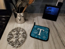 Load image into Gallery viewer, Letter T Sea Doodles Initial Alphabet Pot Holders - Set of 2 - Heat-Resistant Kitchen Essentials CJ2014-TPTHD