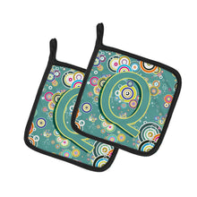 Load image into Gallery viewer, Letter Q Circle Circle Teal Initial Alphabet Pot Holders - Set of 2 - Heat-Resistant Kitchen Essentials CJ2015-QPTHD
