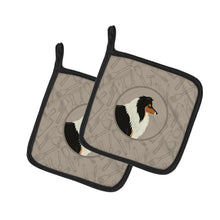 Load image into Gallery viewer, Collie In the Kitchen Pot Holders - Set of 2 - Heat-Resistant Kitchen Essentials CK2179PTHD