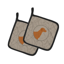 Load image into Gallery viewer, Vizsla In the Kitchen Pot Holders - Set of 2 - Heat-Resistant Kitchen Essentials CK2215PTHD