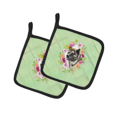 Load image into Gallery viewer, Akita Green Flowers Pot Holders - Set of 2 - Heat-Resistant Kitchen Essentials CK4273PTHD