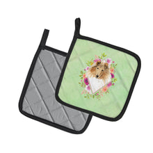 Load image into Gallery viewer, Collie Green Flowers Pot Holders - Set of 2 - Heat-Resistant Kitchen Essentials CK4376PTHD