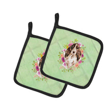 Load image into Gallery viewer, Brown Parti Cocker Spaniel Green Flowers Pot Holders - Set of 2 - Heat-Resistant Kitchen Essentials CK4412PTHD