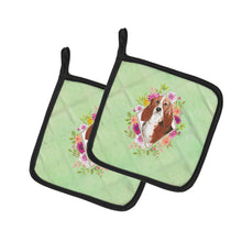 Load image into Gallery viewer, Basset Hound Green Flowers Pot Holders - Set of 2 - Heat-Resistant Kitchen Essentials CK4426PTHD