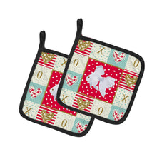 Load image into Gallery viewer, Ryukin Goldfish Love Pot Holders - Set of 2 - Heat-Resistant Kitchen Essentials CK5477PTHD