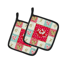 Load image into Gallery viewer, Veil Tail Betta Love Pot Holders - Set of 2 - Heat-Resistant Kitchen Essentials CK5494PTHD