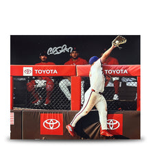 Load image into Gallery viewer, Cal Stevenson Robs the Mets Philadelphia Phillies Autographed 8" x 10" Baseball Photo