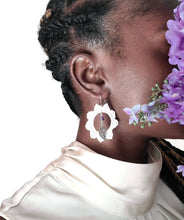Load image into Gallery viewer, Circle Amethyst Spike Earrings