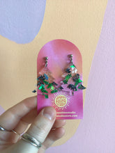 Load image into Gallery viewer, Green Holiday Trees