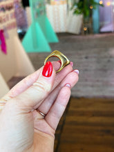 Load image into Gallery viewer, Abstract Titanium Ring
