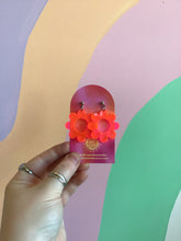 Load image into Gallery viewer, Happy Spring Daisy Earrings