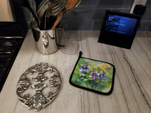 Load image into Gallery viewer, Colorado Rocky Mountain Columbine in Watercolor Pair of Pot Holders