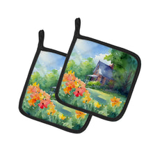 Load image into Gallery viewer, Massachusetts Mayflowers in Watercolor Pair of Pot Holders