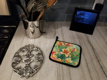 Load image into Gallery viewer, Utah Sego Lilies in Watercolor Pair of Pot Holders
