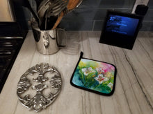 Load image into Gallery viewer, Utah Sego Lilies in Watercolor Pair of Pot Holders