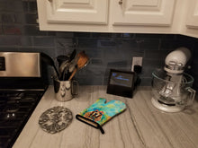 Load image into Gallery viewer, Cocker Spaniel Hippie Dawg Oven Mitt