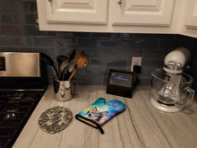Load image into Gallery viewer, Siberian Husky Hippie Dawg Oven Mitt